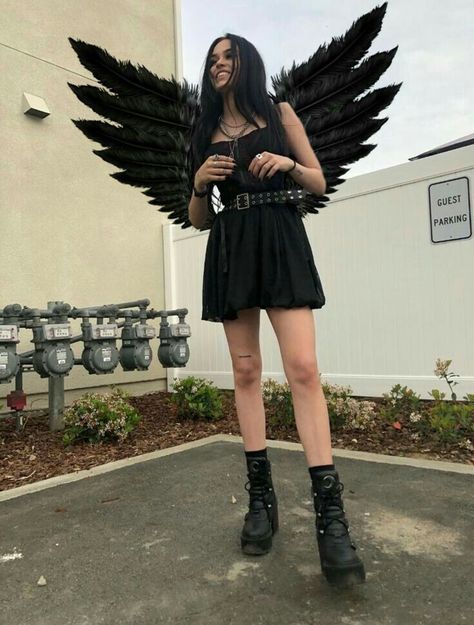 Ange Demon, Maggie Lindemann, Couples Halloween, Fantasias Halloween, Wattpad Fanfiction, Grunge Goth, Fan Fiction, Gothic Lolita, An Angel