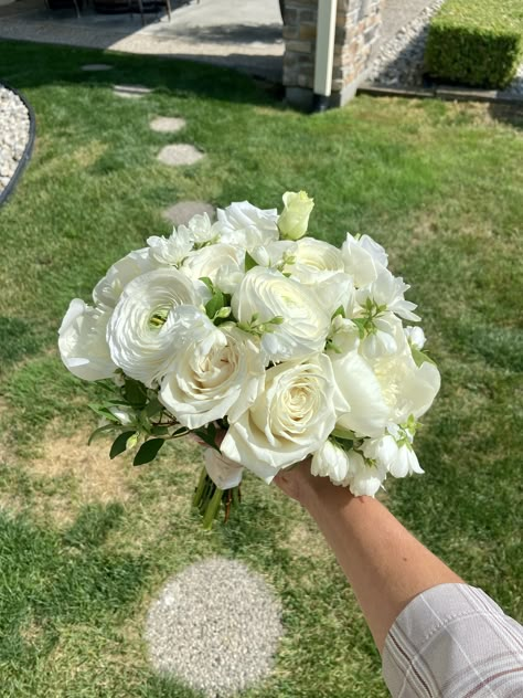 Rose Ranunculus Bouquet, Ranculus Ranunculus Bouquet, All White Prom Bouquet, Ranunculus And Rose Bouquet, Renuculas Bouquet, Bridesmaids Bouqet, Spray Roses Bouquet, Ranunculus Bridal Bouquet, Slytherin Wedding