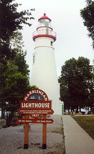 Marblehead Ohio, Marblehead Lighthouse, Kelleys Island, Coast Guard Stations, Sandusky Ohio, Lighthouse Lighting, Lighthouse Pictures, Large Lanterns, Cedar Point