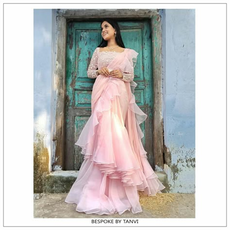 Bride Indian, Fancy Short Dresses, Lehenga Design, Long Frock Designs, Simple Saree Designs, Lehenga Designs Simple, Simple Gowns, Fancy Sarees Party Wear, Saree Designs Party Wear