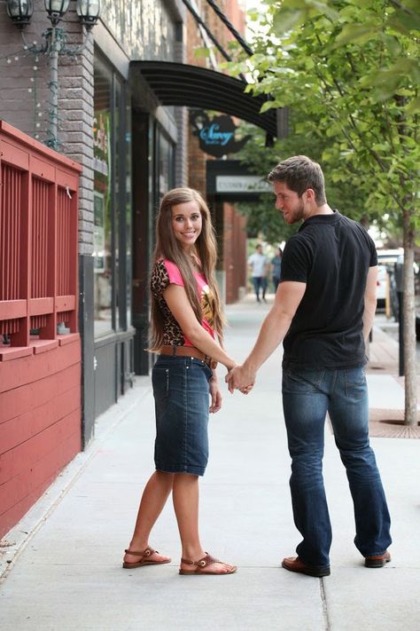 Jessa Duggar engaged to Ben Seewald Jessa Duggar, Jessa Seewald, Wedding Kids Outfit, Duggar Wedding, Duggar Family, 19 Kids And Counting, 19 Kids, Bates Family, Girls Dream