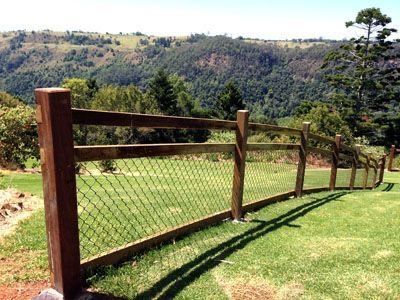 Acreage Fencing, Types Of Fencing, Fence Wood, Horizontal Fence, Types Of Fences, Diy Fence, Farm Fence, Garden Types, Dog Fence