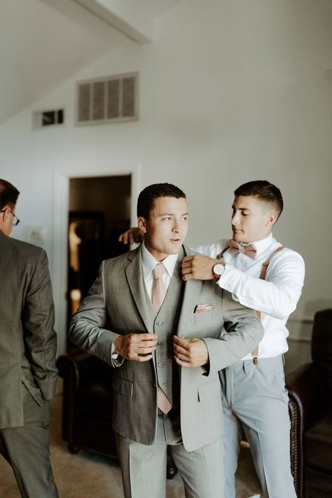 Wedding Day Photo Ideas Groomsmen, Groomsman Getting Ready Pictures, Groom Focused Wedding Photos, Groom Solo Poses, Groomsman Photo Ideas, Couple Shots Wedding, Wedding Prep Photos, Groomsman Photos, Grooms Getting Ready