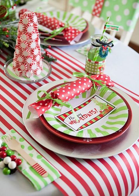 9 Christmas Tablescapes To Wow Your Guests This Holiday Ward Christmas Party, Grinch Christmas Party, Whoville Christmas, Grinch Party, Grinch Christmas Decorations, Christmas Party Themes, Party Hostess, Kids Christmas Party, Christmas Tablescape