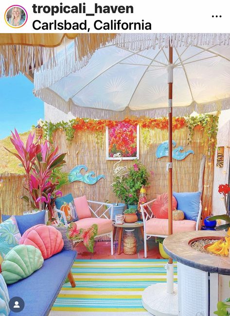 Artsy Patio Ideas, Happy House Decor, Colorful Pool Decor, Colorful Pool Area, Colorful Tropical Decor, Colorful Beach Aesthetic, House Patio Design, Colorful Backyard Ideas, Pink Beach Decor