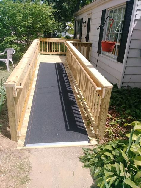 Wheelchair Ramp Diy, Porch With Ramp, Wheelchair Ramps For Home, Wheelchair Ramp Design, Outdoor Ramp, Wooden Ramp, Ramp Design, Carport Plans, Apartment Exterior