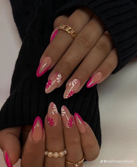 Pink Nail Inspi, Pink Oval Nails, Oval Nails Designs, Pink Tip Nails, Summer Nails Almond, Almond Nail Art, Acrylic Toe Nails, Fantasy Nails, Vintage Nails