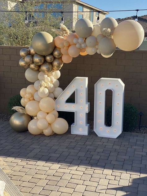 45 Party Ideas, 40 Birthday Backdrop Ideas, 40th Birthday Themes For Women Party, 40th House Party Ideas, Outdoor 40th Birthday Party Ideas, Balloon Decor For 40th Birthday, 40th Birthday Backdrop Ideas For Women, Boho 40th Birthday Party Ideas, 40th Birthday Yard Decorations