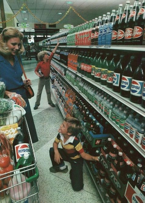 1980, all soda still in glass Doug Funnie, Retro Mode, Good Ole, Grocery Shop, The Good Old Days, Vintage Photographs, Memory Lane, Back In The Day, Vintage Ads