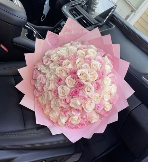 Pink Ramos, Roses Bouquet Big, Quince Flower Bouquets Pink, Pink Roses Bouquet Gift Birthday, Big Bouquet Of Roses Aesthetic, Big Bouquet Of Pink Roses, Ramo Ideas, Pink Roses Bouquet, Roses Bouquet Gift