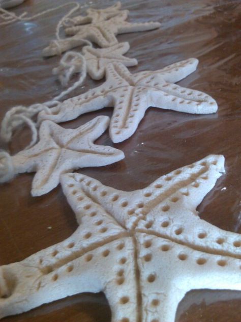 Salt Flour Dough Crafts, Salt Dough Starfish, Starfish Garland, Salt Dough Crafts, Starfish Art, Ceramic Pinch Pots, Summertime Crafts, Diy Beach Decor, Ocean Theme Party