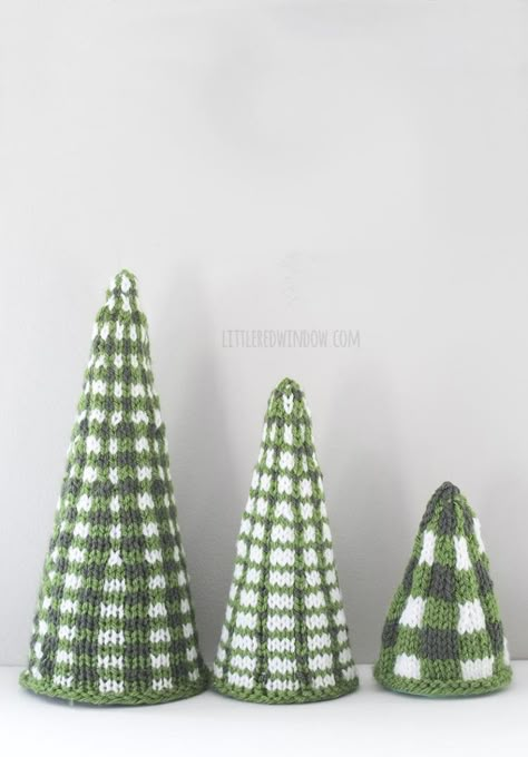 Christmas Tree Knitting Pattern, Plaid Christmas Trees, Winter Knitting Patterns, Baby Bow Hats, Newborn Girl Hat, Winter Knitting, Double Pointed Knitting Needles, Buffalo Plaid Christmas Tree, Holiday Knits