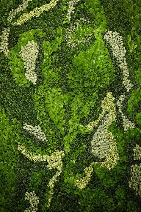 Thousands of leaves cover the walls of Isetan Department Store for their grand opening Azuma Makoto, Moss Walls, Plant Installation, Living Walls, Vertical Gardening, Biophilic Design, Moss Art, Moss Wall, Vertical Gardens