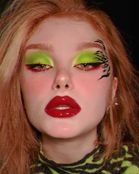 Graphic Makeup, Green Makeup, Red Makeup, Dope Makeup, Bold Makeup, Creative Eye Makeup, Creative Makeup Looks, Eye Makeup Art, Eyes Makeup