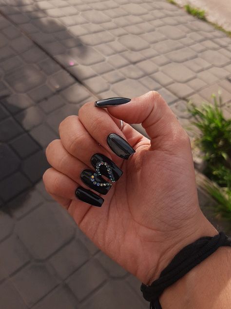 nails Black Nails With Gems Short, Goth Nails Matte, Black Nail Ideas With Rhinestones, Black Nails With Heart Rhinestones, Black Diamond Nails Rhinestones, Black Pink Heart Nails, Nails Black With Heart, Black With Gems Nails, Black Nails With Rhinestones Short