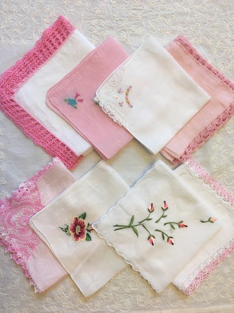 Etsy.com/shop/VintageStoryLinens Hankerchief Homemade, Aesthetic Hankerchief, Embroidery Hankies, Cute Handkerchief, Handkerchief Crafts, Basic Hand Embroidery Stitches, Simple Hand Embroidery Patterns, Embroidery Lessons, Diy Embroidery Patterns