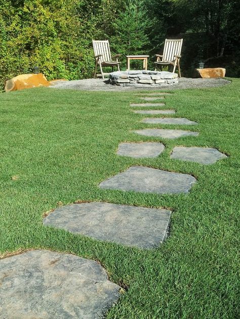 A simple Iron Mountain flagstone path meanders through a lawn to a fire pit area. Designed and installed by Blessing Landscapes. Diy Fire Pit Ideas, Flagstone Pathway, Flagstone Path, Backyard Walkway, Fire Pit Ideas, Walkway Landscaping, Pathway Landscaping, Walkways Paths, Flagstone Patio