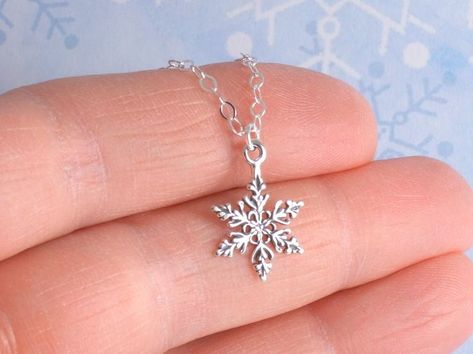 Snowflake Necklace, Snowflake Earrings, Best Jewelry Stores, Girly Jewelry, Simple Jewelry, Silver Earring, Pretty Jewellery, Let It Snow, Cute Jewelry