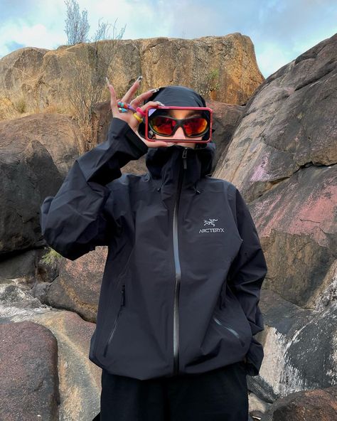 Mrs. Sauce on Instagram: “you like #arcteryx? name every mountain‼️🏔” Black Jacket Men, Outdoor Jacket Women, Arcteryx Women, Arcteryx Jacket, Outdoor Jacket, Mode Inspo, Waterproof Jacket, Jacket Brands, Jacket Design