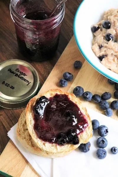 Blueberry Pear Ginger Jam #homemade #canning #thespiffycookie Blueberry Chia Seed Jam, Blueberry Chia Jam, Chia Jam Recipe, Blueberry Jam Recipe, Ginger Jam, Chia Seed Jam, Pear Ginger, Grape Jam, Super Healthy Kids