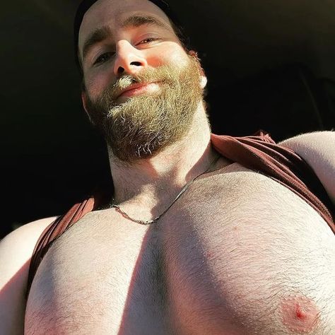 beard_hub (@realbeardkings) • Instagram-Fotos und -Videos Chest Exercises, Male Chest, White Beard, Chest Workouts, Yes Or No, Instagram Reels, Beard Oil, Bearded Men, Beards