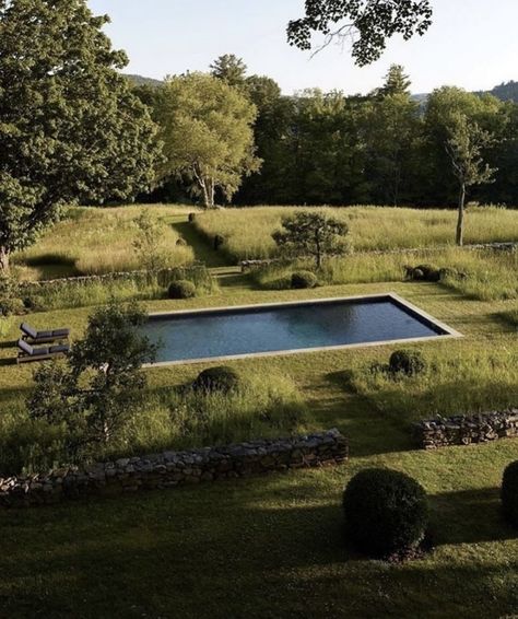 Country Swimming Pools, Farm Pool, Cottage Pool, Country Pool, Swimming Ponds, Pool Aesthetic, Natural Swimming Ponds, Swimming Pond, Spanish Style Homes