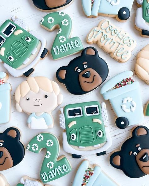 Trash Truck Netflix Cookies, Trash Truck Birthday Cupcakes, Trash Truck Cake Ideas, Trash Truck Theme Birthday Party, Trash Truck And Hank Birthday Party, Trash Truck Second Birthday, Trash Truck Cookies Decorated, Trash Truck Party Ideas, Netflix Trash Truck Birthday Cake