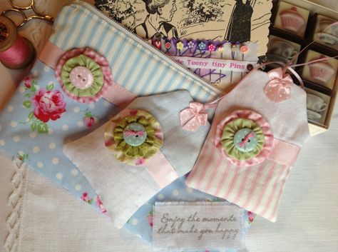 Sewn Gifts, Bazaar Ideas, Mothers Day Gifts From Daughter, Scented Sachets, Lavender Bags, Lavender Sachets, Sewing Rooms, Patch Quilt, Make A Gift