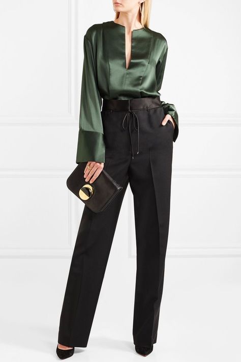 Silky Pants Outfit, Satin Pants Outfit Casual, Silk Top Outfit, Satin Pants Outfit, Silk Pant Suit, Silky Pants, Leg Pants Outfit, Fashionista Clothes, Fashion Attire