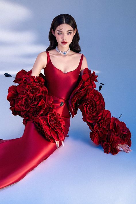 Night Out Extravaganza – MEAN BLVD Magazine Dress Fashion, Mexican Gown Evening Dresses, Red Beautiful Dress, Floral Gala Dress, Flowers In Clothes, Elegant Pink Gown, Luxury Evening Dresses, Flower Dresses Aesthetic, Unique Long Dress