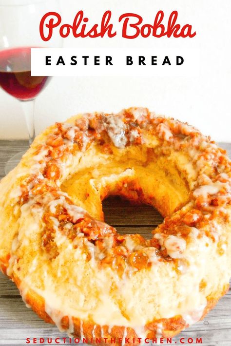 Do you want to make homemade Easter bread? Polish Bobka Easter Bread is an International Easter bread recipe. This Polish sweet bread is an easy recipe that you can make at home. You will love this Easter sweet bread recipe. | SeductionInTheKitchen.com via @SeductionRecipe Polish Sweet Bread, Vegan Bakes, Babka Bread, Bread Bites, Cultural Foods, Easter Bread Recipe, Italian Easter Bread, Polish Desserts, Babka Recipe