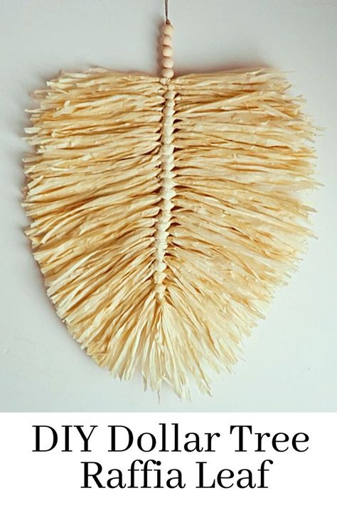 Boho Wall Decor Diy, Dollar Tree Home Decor, Raffia Wall Hanging, Raffia Crafts, Leaf Wall Hanging, Feather Crafts Diy, Rustic Style Decor, Tree Home Decor, Feather Wall Hanging