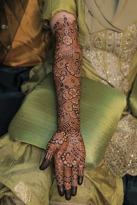 Front Bridal Mehndi Designs, Bridel Mehandi Full Hand New Pic, Muslim Mehandi Design, Bridal Mehndi Designs Muslim Bride, Dulhan Mahendi Design, Muslim Bride Mehendi Design, Floral Bridal Mehndi Designs, Bride Henna Designs, Mehndi Designs For Bride Bridal