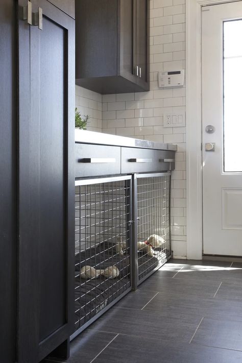 Built-in Dog Cage | Cosmopolitan Chic Dog Rooms, Laundry Mud Room, Cool Ideas, Dog Kennel, Dog Houses, Dog Crate, Architectural Digest, My New Room, Home Staging