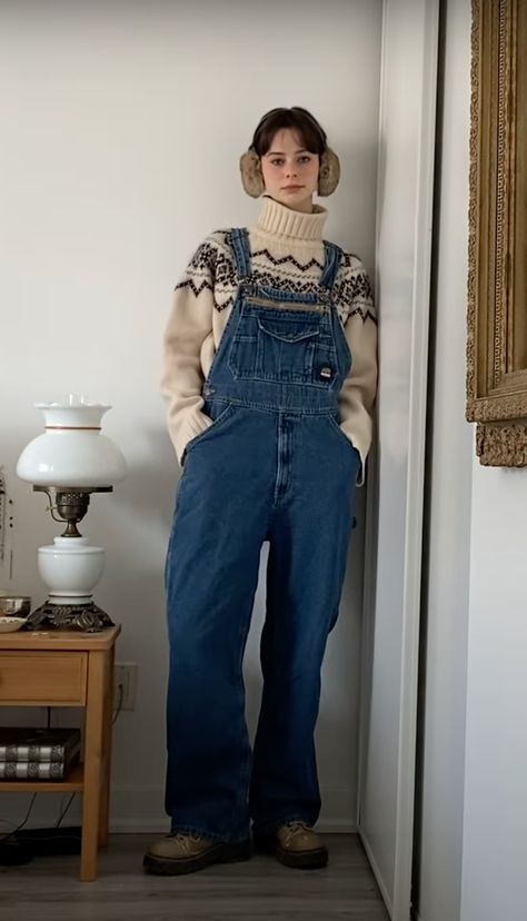 Overalls Outfit Winter, Dungarees Outfit, Kate Brock, Dungaree Outfit, Cold Fashion, Uni Outfits, Cold Outfits, Cold Weather Fashion, Cold Weather Outfits