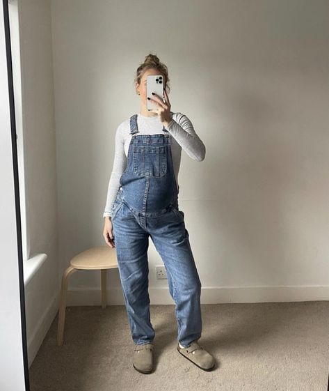 maternity fashion, maternity, maternity outfits, maternity style, maternity outfit, pregnancy style Maternity Jean Overalls, Maternity Cool Outfits, Maternity Overall Dress, Maternity Dungarees Outfit, Maternity Jean Outfits, Jean Pregnancy Outfits, Maternity Maxi Skirt Outfit, Maternity Fashion 2024, Aesthetic Maternity Outfits