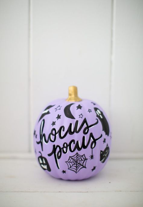 Painting For Pumpkins, Easy Painting Ideas On Pumpkins, Cute Halloween Painted Pumpkins, Paint Pumkins Ideas Cute, Pumpkin Marker Designs, Painted Pumpkin Inspiration, Paint Your Own Pumpkin, Pumpkin Painting Ideas Kids Easy, Matching Painting Pumpkins