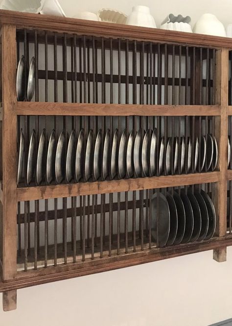 Vertical Plate Rack, Wood Plate Rack, Farmstead Kitchen, Cabinet Plate Rack, Medieval Environment, Wall Mount Plate Rack, Plate Racks In Kitchen, Wooden Plate Rack, Clever Furniture