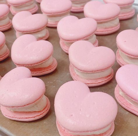 Pretty Dessert, Cute Baking, Heart Food, Pink Foods, Croquettes, Cute Desserts, Cafe Food, Macaroons, Interesting Food Recipes