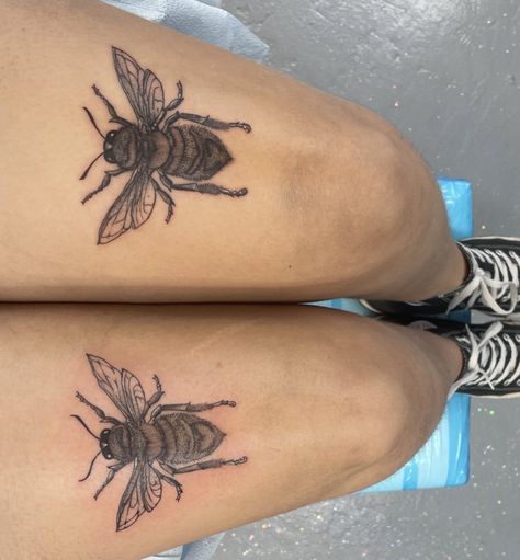 Thigh Bee Tattoo, Bee Tattoo On Knee, Bee Thigh Tattoo, Bee Tattoo Knee, Matching Knee Tattoos, Bee Knee Tattoo, Top Of Knee Tattoo, Bees Knees Tattoo, Above Knee Tattoo