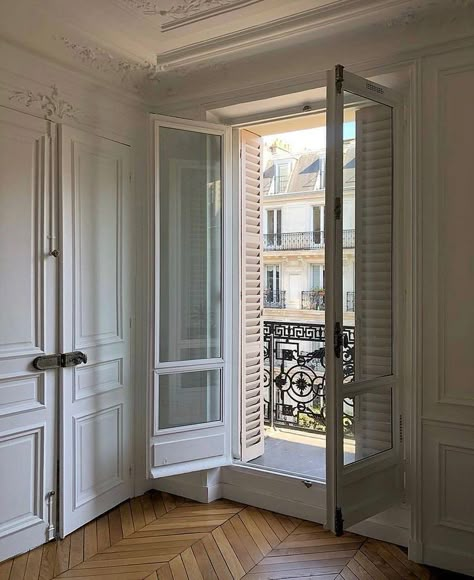 Parisian Room, Apartment View, Apartment In Paris, Concept Home, Parisian Apartment, Paris Apartments, Dream Apartment, Cozy Apartment, Apartment Interior