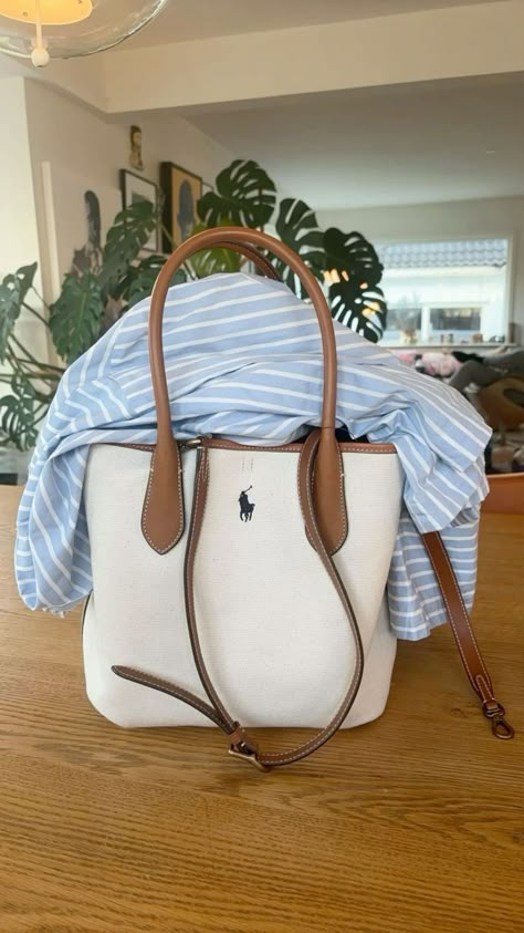 Ralph Lauren Bag Aesthetic, Ralph Lauren School Bag, Ralph Lauren Bags Handbags, Purses And Handbags Aesthetic, School Purse Bags, Bags For Uni, Old Money Bags, Ralph Lauren Tote Bag, School Handbags