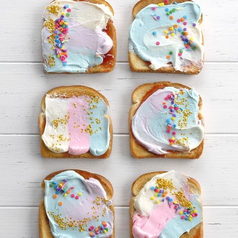 Toast Snack Ideas, Birthday Breakfast Ideas For Kids, Mermaid Toast, Slumber Party Snacks, Princess Party Food, Wallpaper Unicorn, Sleepover Snacks, Kids Birthday Party Food, Pastel Cupcakes