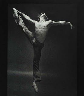 Baryshnikov Mikhail Baryshnikov, Dance Like No One Is Watching, Male Dancer, Ballet Photos, Dance Movement, Shall We Dance, Dance Art, Lets Dance, Dance Photography