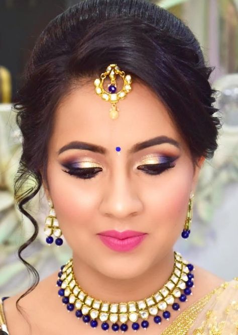 Bride Mom Hairstyles Indian, Engagement Hairstyles Indian Front Look, Indian Wedding Hairstyles For Mom, Indian Wedding Siders Hairstyles, Moms Hairstyles For Wedding, Indian Mother Hairstyles For Wedding, Hairstyle For Mom Of Bride Indian, Indian Mom Wedding Hairstyle, Bride's Mom Hairstyle Indian