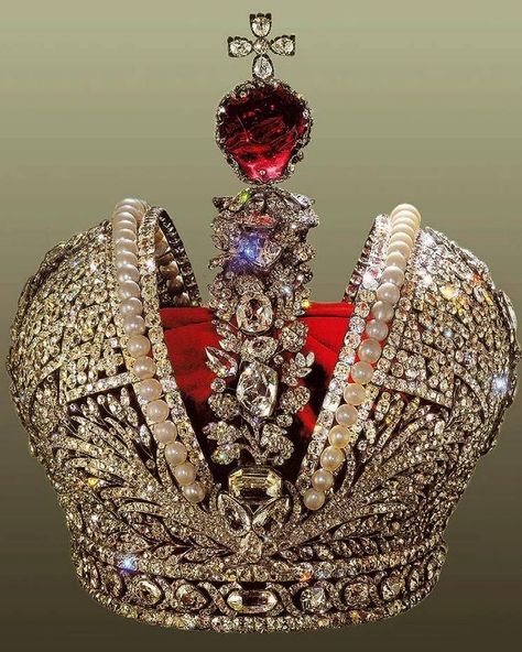 Catherine Ii, Royal Crown Jewels, Imperial Crown, Royal Crowns, Royal Tiaras, Catherine The Great, Royal Jewels, Royal Jewelry, Crown Royal