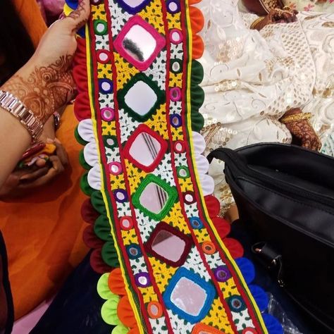 Bharatkam Design, Mrg Chundadi, Sada Bharat Work, Kutch Work Designs, Diy Fabric Jewellery, Embroidery Skirt, Kutch Work, Wedding Crafts Diy, Hand Embroidery Videos