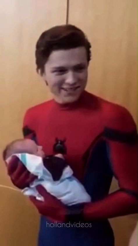 Tom Holland Being Cute, Tom Holland Foto, Tom Holland Fotos, Tom Holland Pics, Tom Holland Videos, Peter Parker Tom Holland, Spider Man Tom Holland, Tom Holland Spider Man, Spiderman Tom Holland