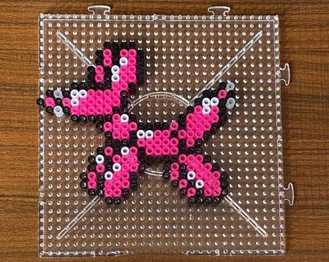 Pearly Beads Patterns, Perler Bead Balloon Dog, Balloon Dog Perler Beads, Pearled Bead Ideas Aesthetic, Perler Beads Pixel Art, Balloon Animal Perler Beads, Small Perler Bead Design, Peeler Bead Template, Creative Perler Bead Ideas