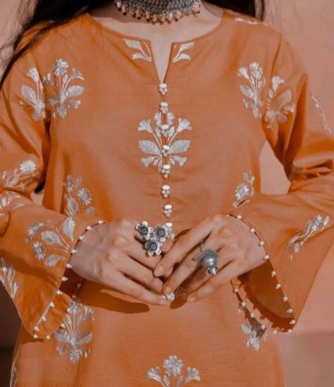 Gala Designs For Kameez, Crochet Heart Tutorial, Lawn Dress Design, Chudidhar Neck Designs, Heart Tutorial, Gala Design, Kameez Designs, Lace Dress Design, Neck Designs For Suits